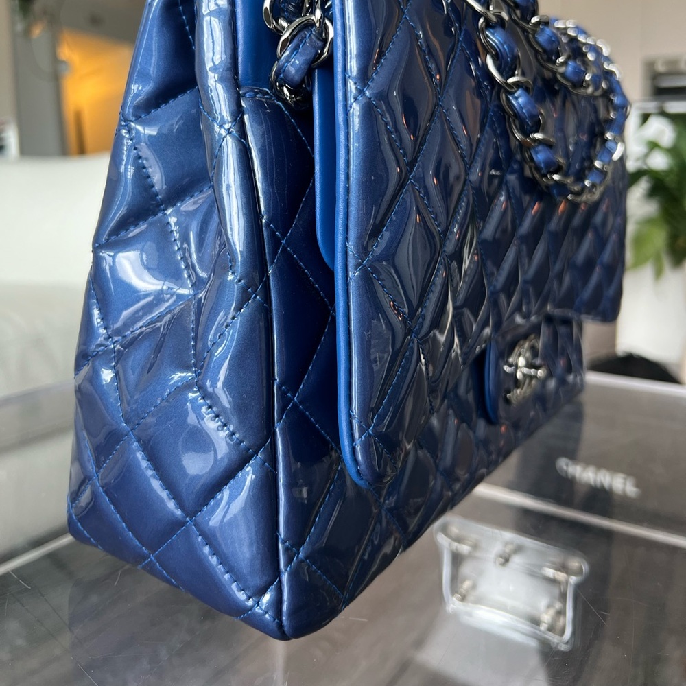 [Authentic] CHANEL PATENT LEATHER JUMBO DOUBLE FLAP BAG - Picture 12 of 17